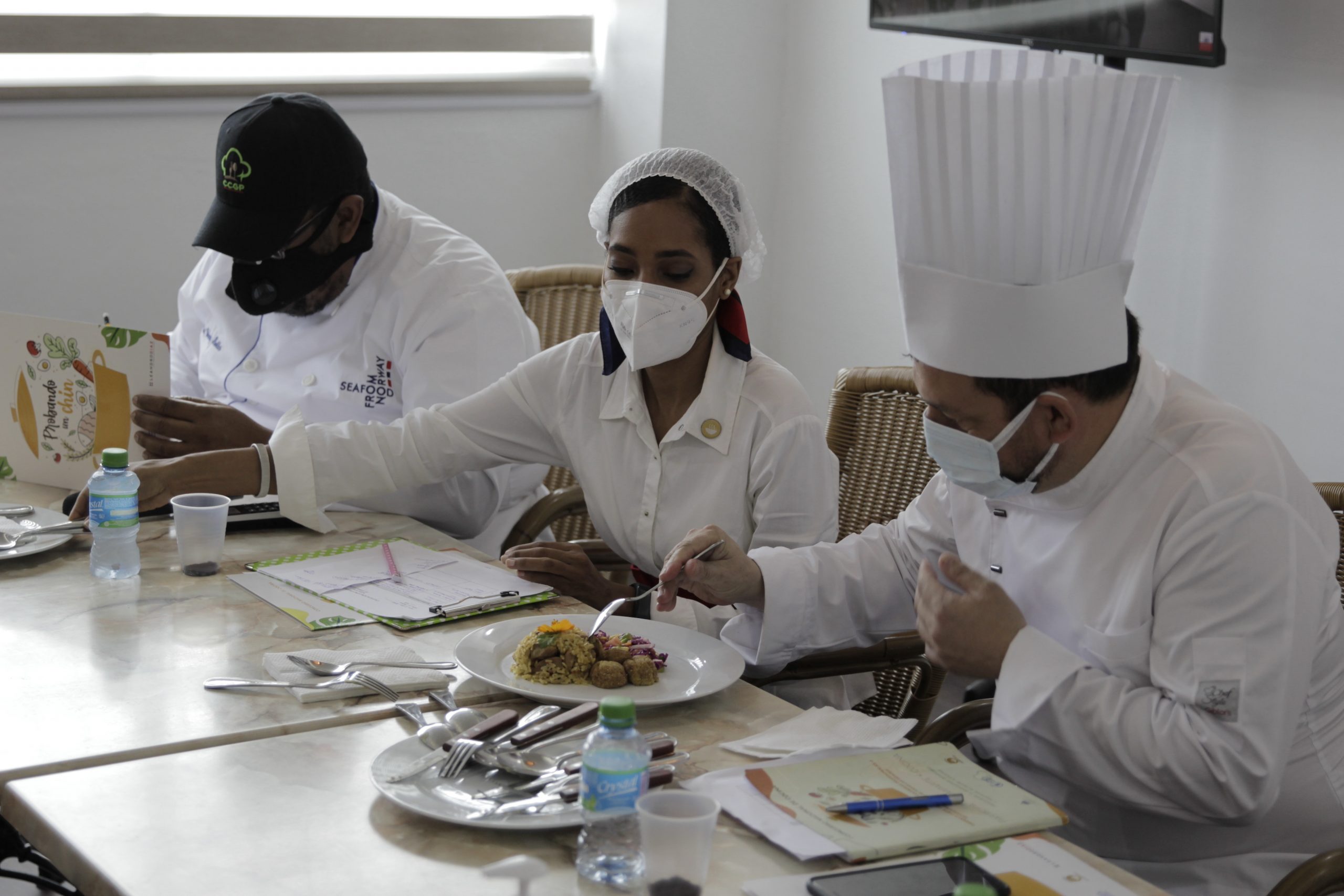 Prosoli premia ganadores concurso gastronómico Probando un Chin