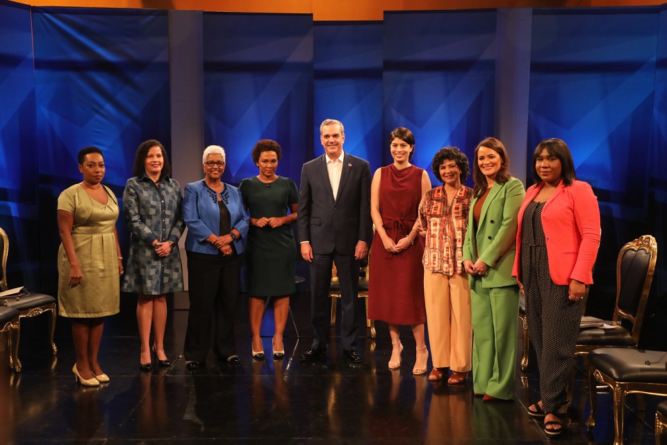 Presidente Abinader resalta las oportunidades del programa Supérate para la mujer dominicana