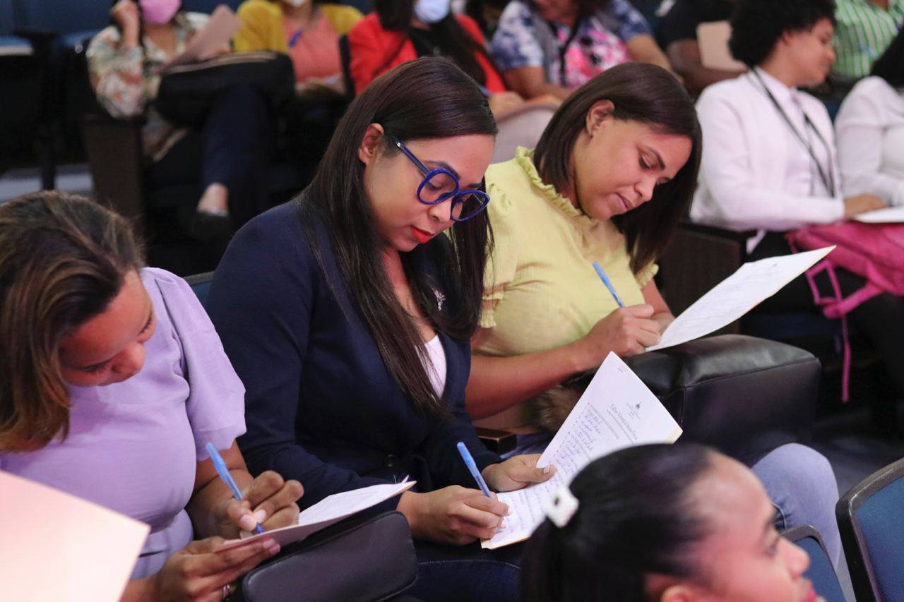 Supérate celebra taller vivencial para las madres