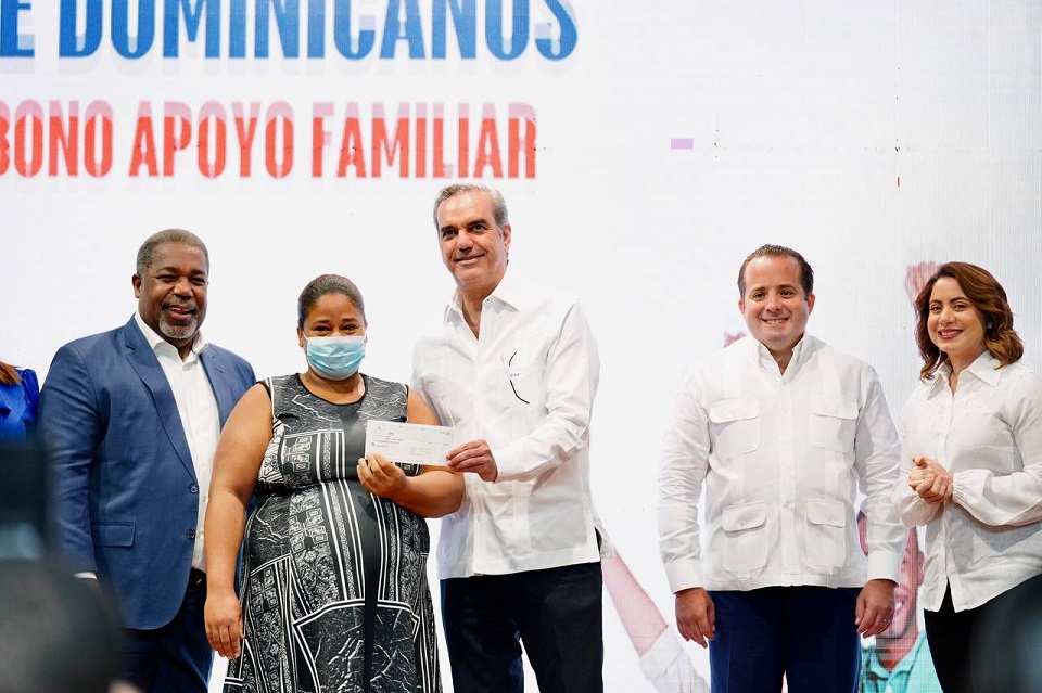 Un millón de hogares dominicanos en condición de pobreza extrema recibirán el ´Bono de Apoyo Familiar´