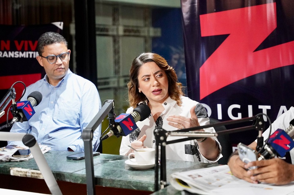 Gloria Reyes garantiza transparencia en entrega de subsidios