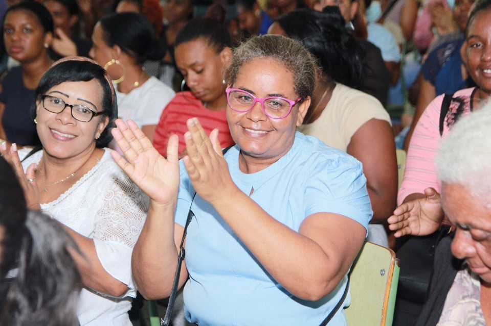 Proyecto SuperEmprendedoras de Superate transformara la vida de mujeres en Yaguate.