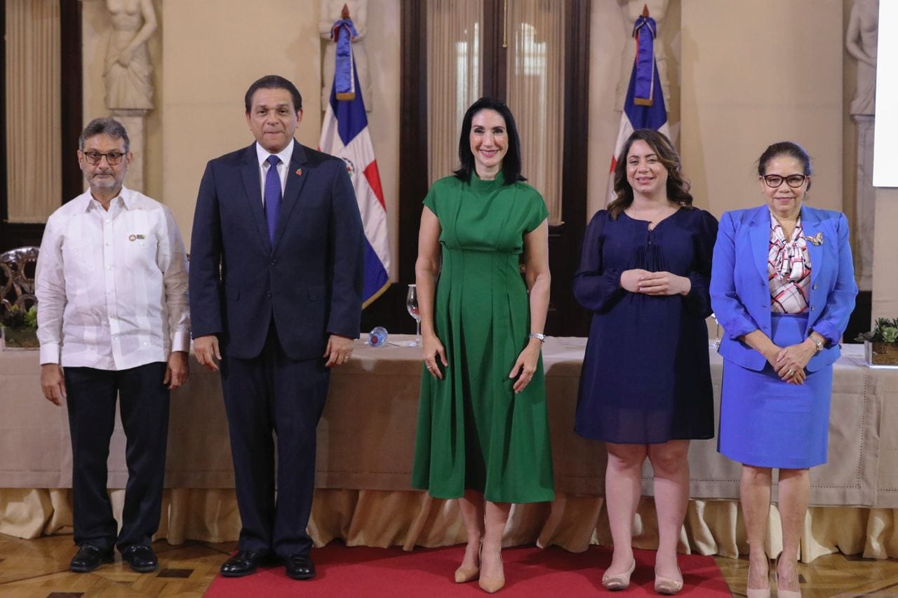 Acto de lanzamiento del Fondo Nacional para Ninez y Adolescencia con Discapacidad en conjunto con el Gabinete de Ninez y Adolescencia y el Consejo Nacional de Discapacidad.