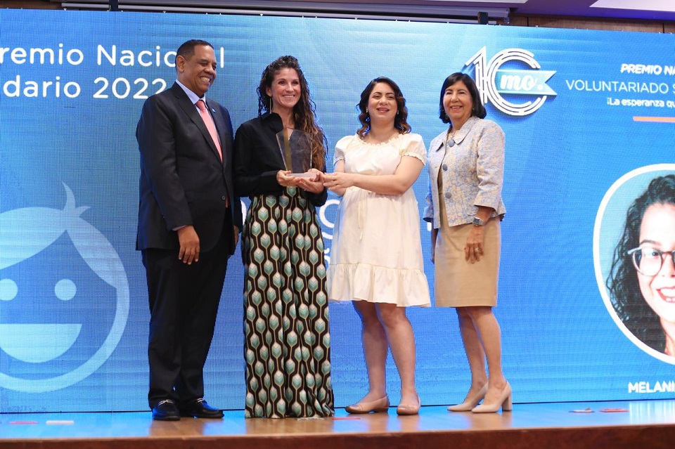 Ministerio de Economia y Superate celebran decima entrega del Premio Nacional Voluntariado Solidario 2022