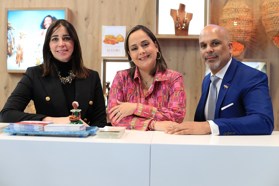 Supérate lleva a la FITUR 2023 las creaciones artesanales de Manos Dominicanas