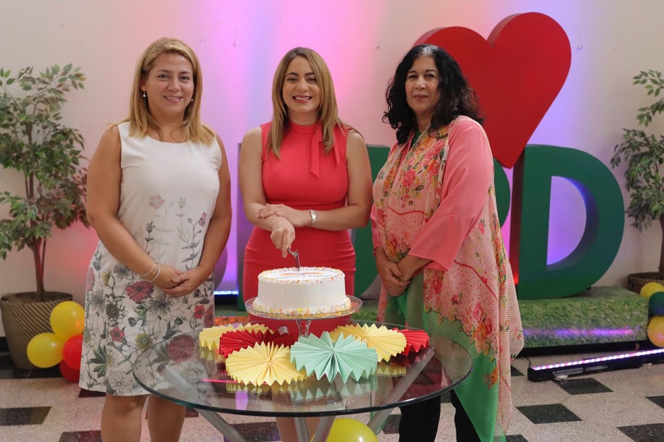 Gloria Reyes, directora general de Supérate junto a Peggy Chiossone, primera dama de la Alcaldía del Municipio de Baruta de Caracas y Alicia Baroni, directora de la BIJRD.