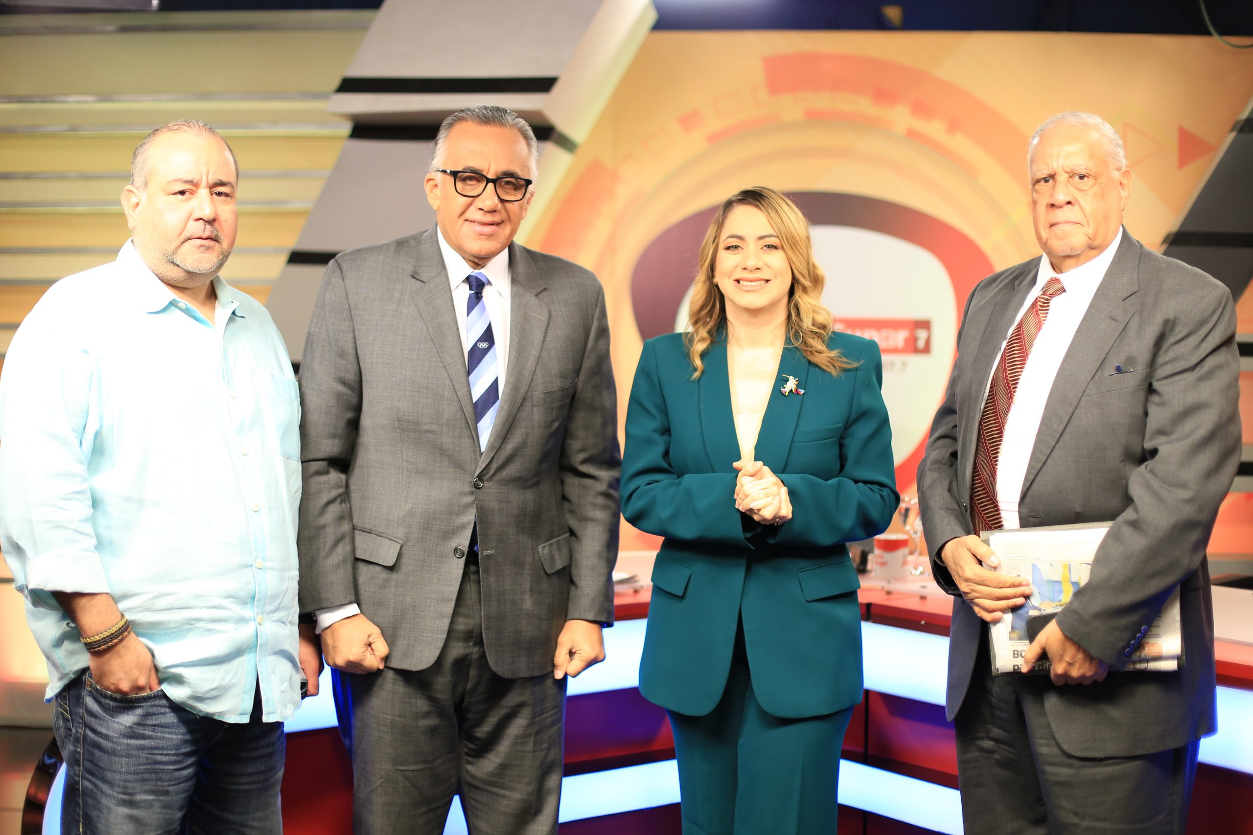 La directora general de Supérate durante la entrevista en el programa matutino Hoy Mismo.