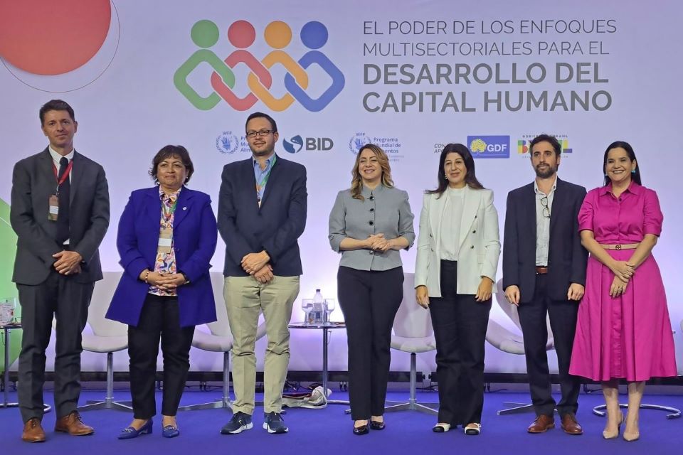 Nicolas Bidault, Fanny Montellanos Carbajal, Diego monsalvo, Gloria Reyes, Marcia Rocha, Rodolfo Beazley, Maria Ines Castillo (1)