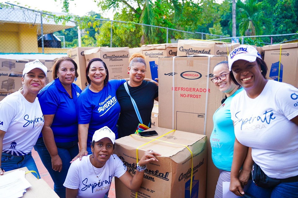 Gobierno dominicano continúa brindando asistencia hogares afectados de SDO