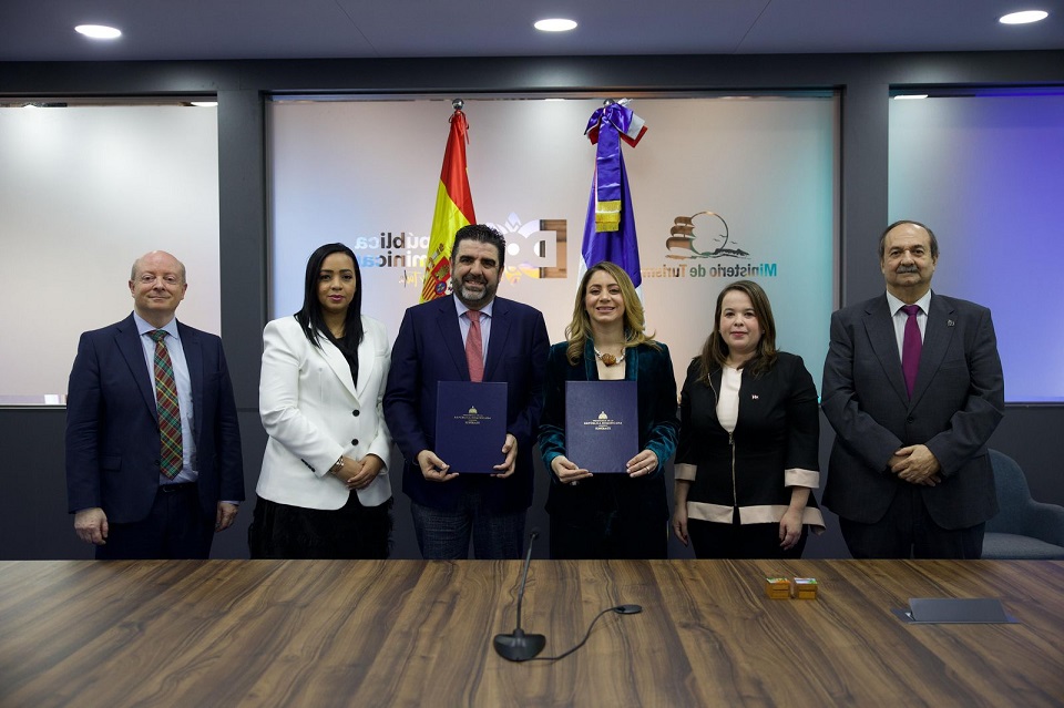 Programa Supérate firma convenio con Asociación de Hostelería y Turismo de Toledo, España