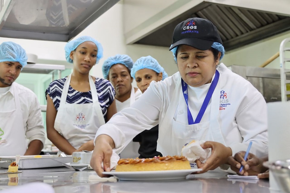 Centro de Capacitación Gastronómica Supérate realiza talleres por celebración de “San Valentín”