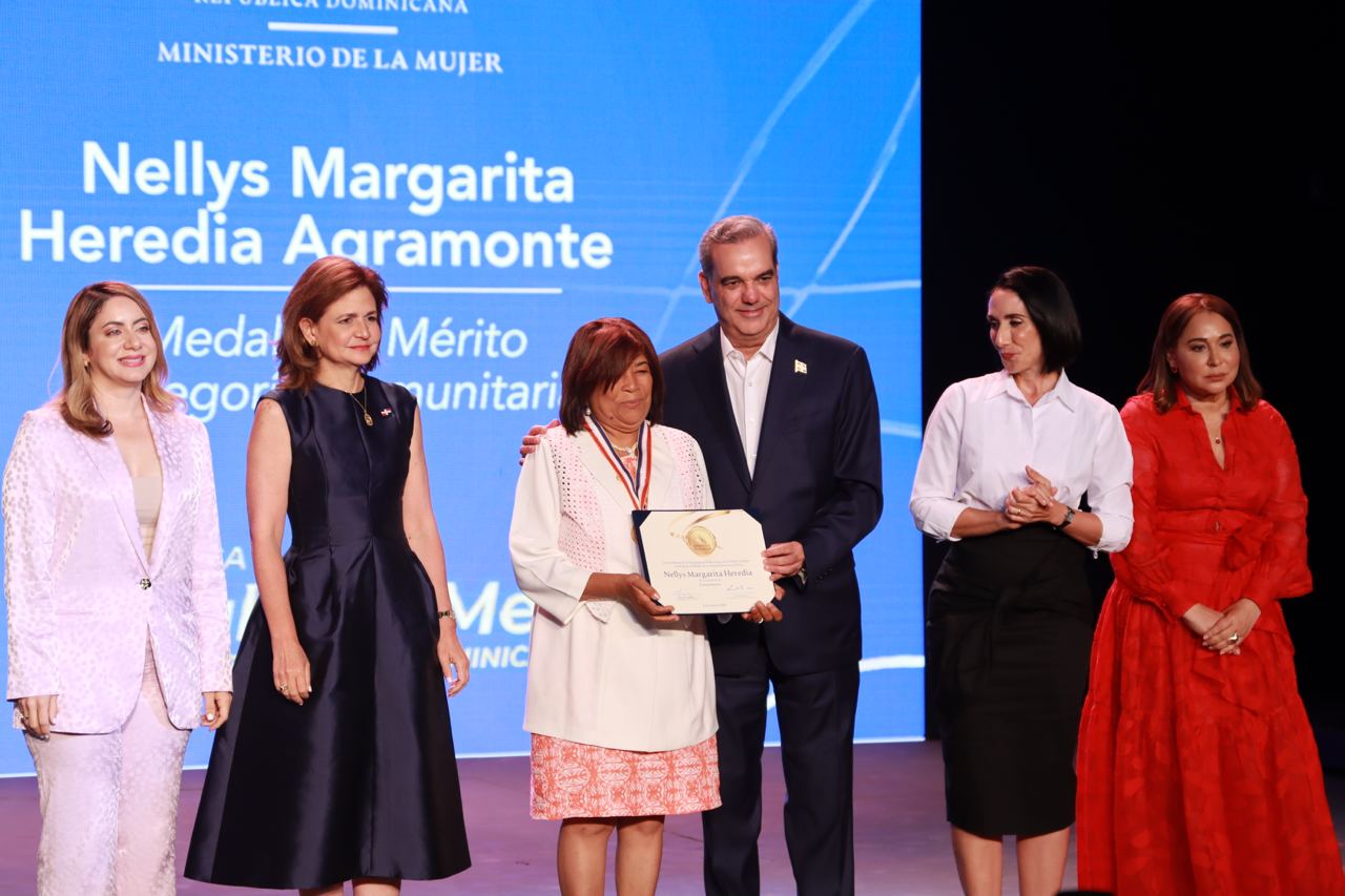 Gobierno reconoce 18 mujeres dominicanas por su trayectoria