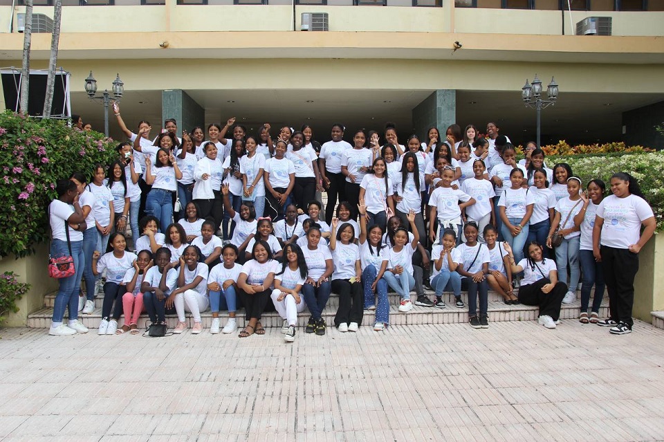 Grupo de 185 niñas pertenecientes a Clubes de Chicas de SDN
