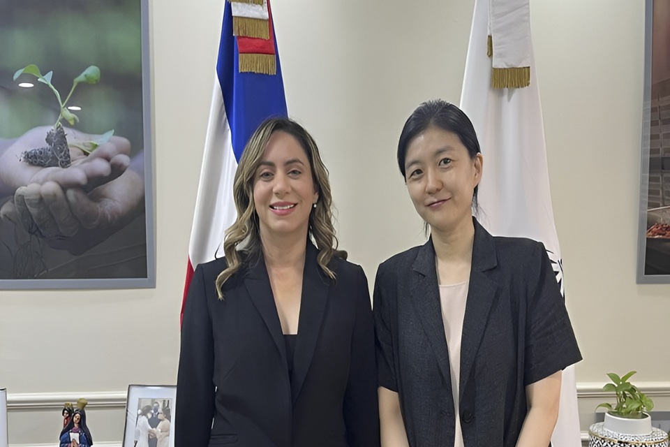 Directora general recibe a nueva titular de KOICA en República Dominicana