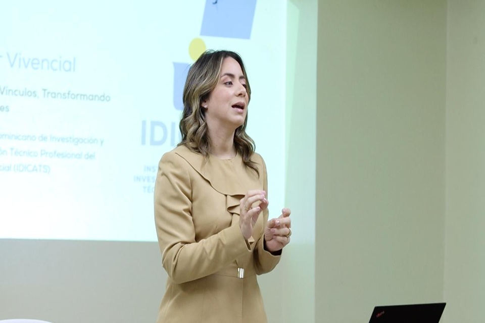 Imparten taller vivencial sobre trabajo social a supervisores de campo y provinciales del DN
