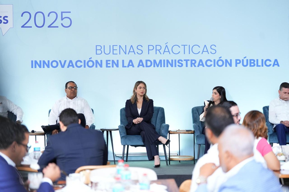 Gloria Reyes destaca rol de la innovación como parte esencial en la transformación del servicio público