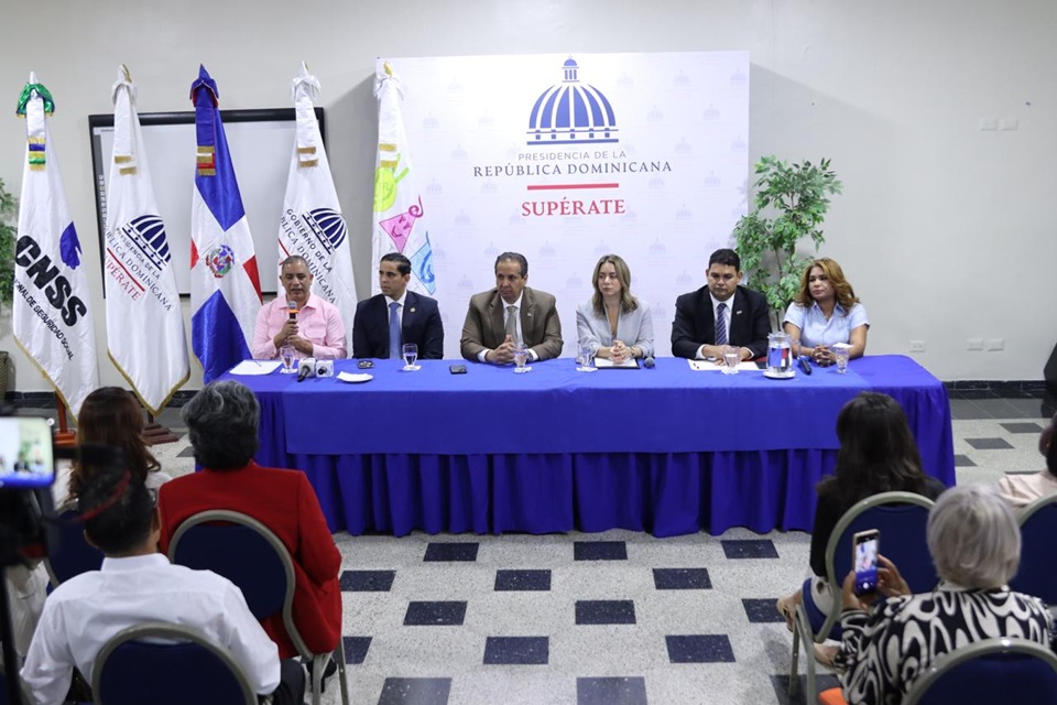 Gobierno dominicano continúa dando apoyo y acompañamiento a familias afectadas por tragedia de Jet Set