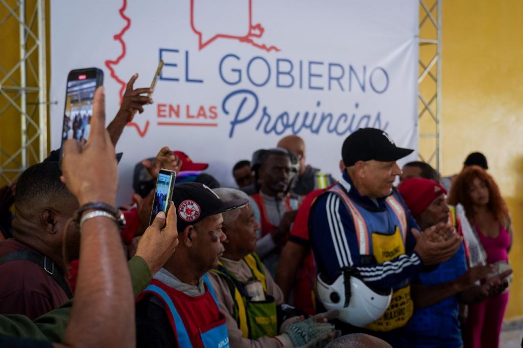 Parte de las personas que asistieron a El Gobierno en las provincias en Santo Domingo Norte