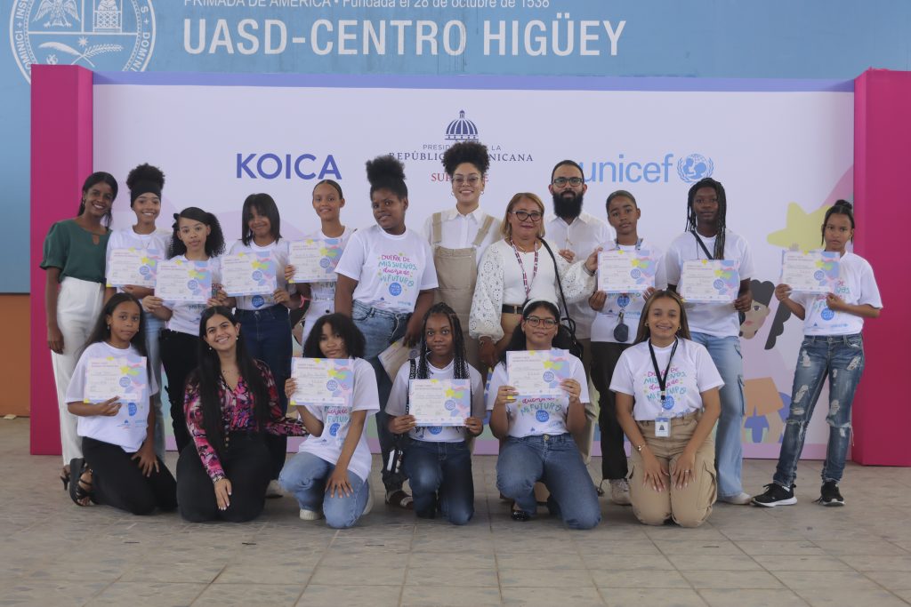 Graduación club de chicas Higüey
