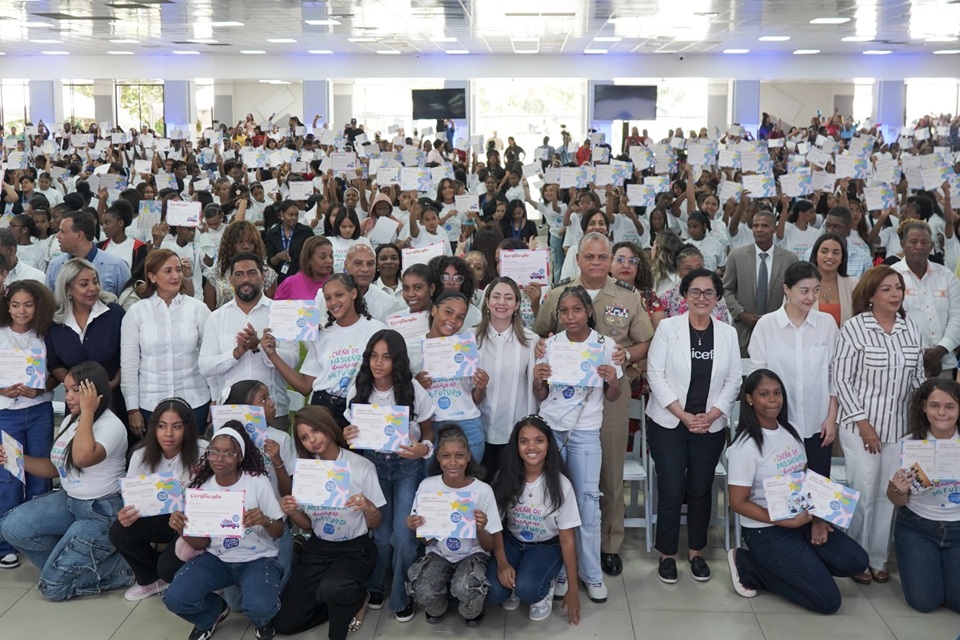 Dirección de Desarrollo Social Supérate graduó 1,187 niñas y adolescentes de los “Club de Chicas”, junto a UNICEF y KOICA