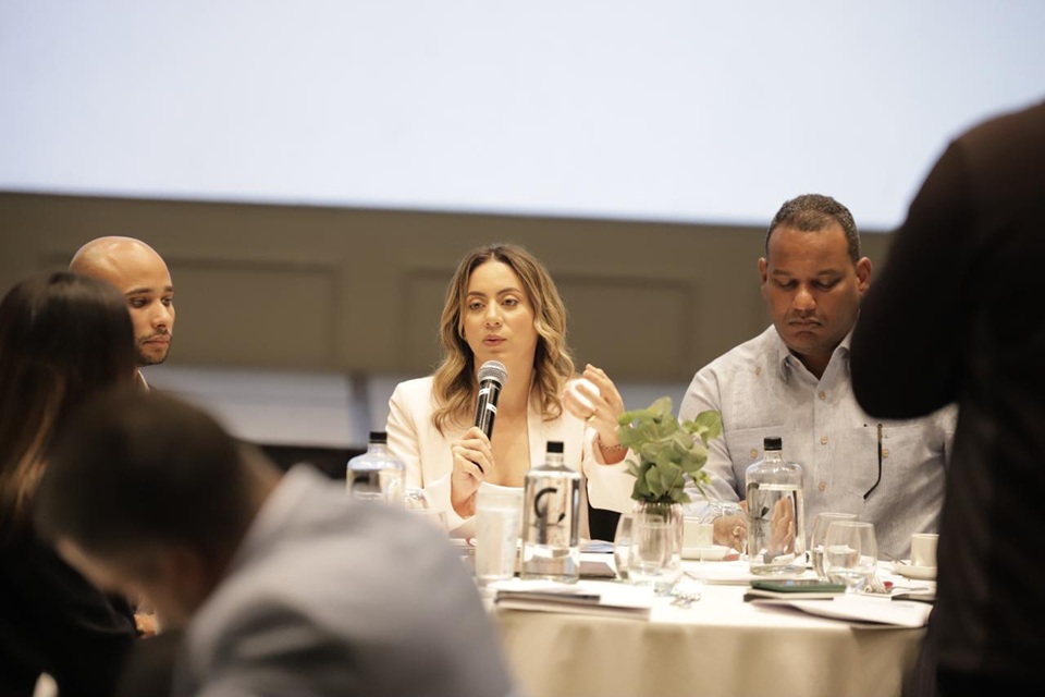 Gloria Reyes presenta a la prensa la nueva Dirección de Desarrollo Social Supérate tras fusión con ADESS