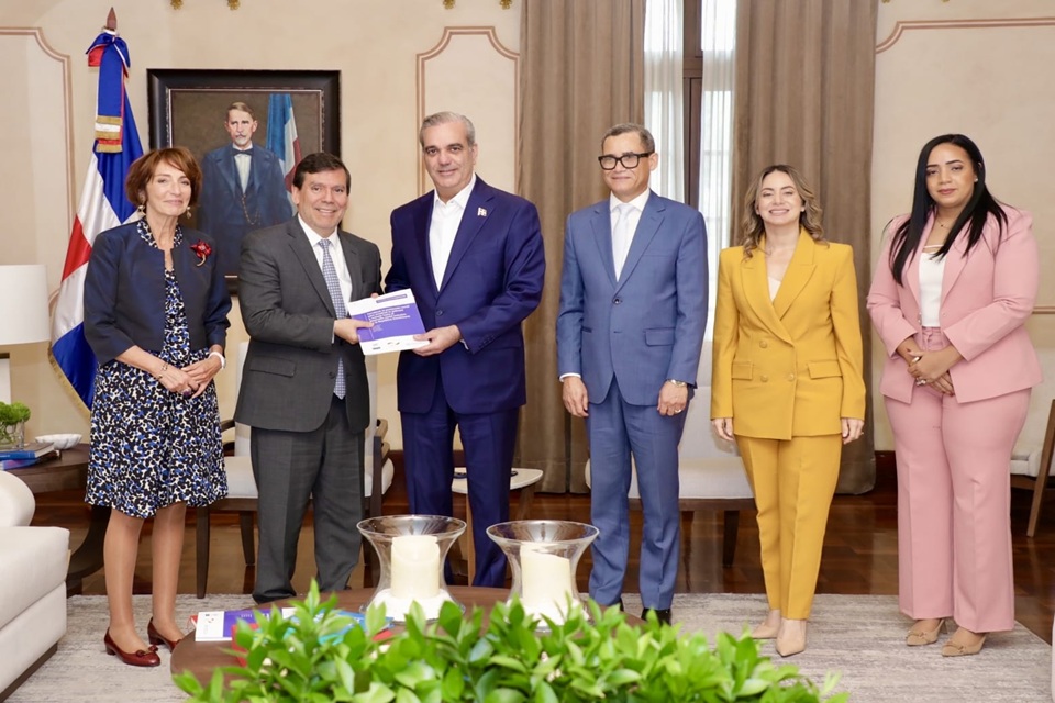 Gobierno y CEPAL reafirman compromiso con la inclusión laboral y protección social en seminario de alto nivel