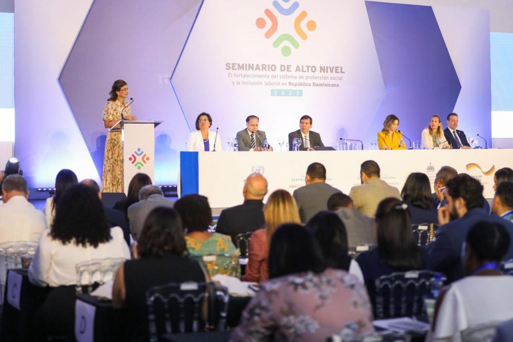 La vicepresidenta de la República durante su discurso en el evento