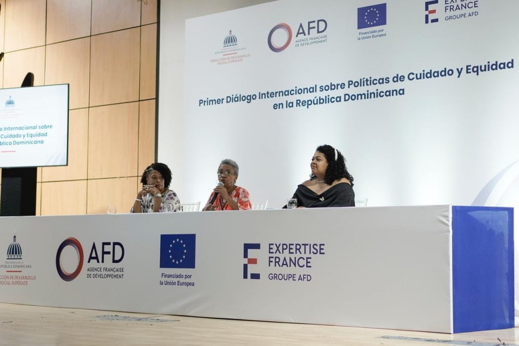 Santa Mateo, Virrudes de la Rosa y Ruth Díaz fueron las encargadas de los comentarios finales y conclusioens sobre el primer diálogo internacional de Cuidados en RD