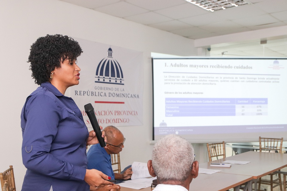 Dirección de Desarrollo Social Supérate articula esfuerzos para garantizar el derecho al cuidado de personas en situación de dependencia en Santo Domingo Este