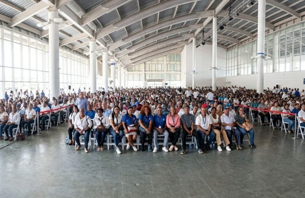 8.Durante el acto familias beneficiarias de Supérate.