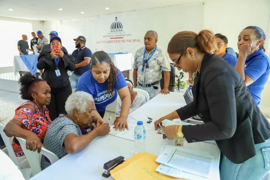 Entrega del Bono de Emergencia a las familias afectadas por las lluvias
