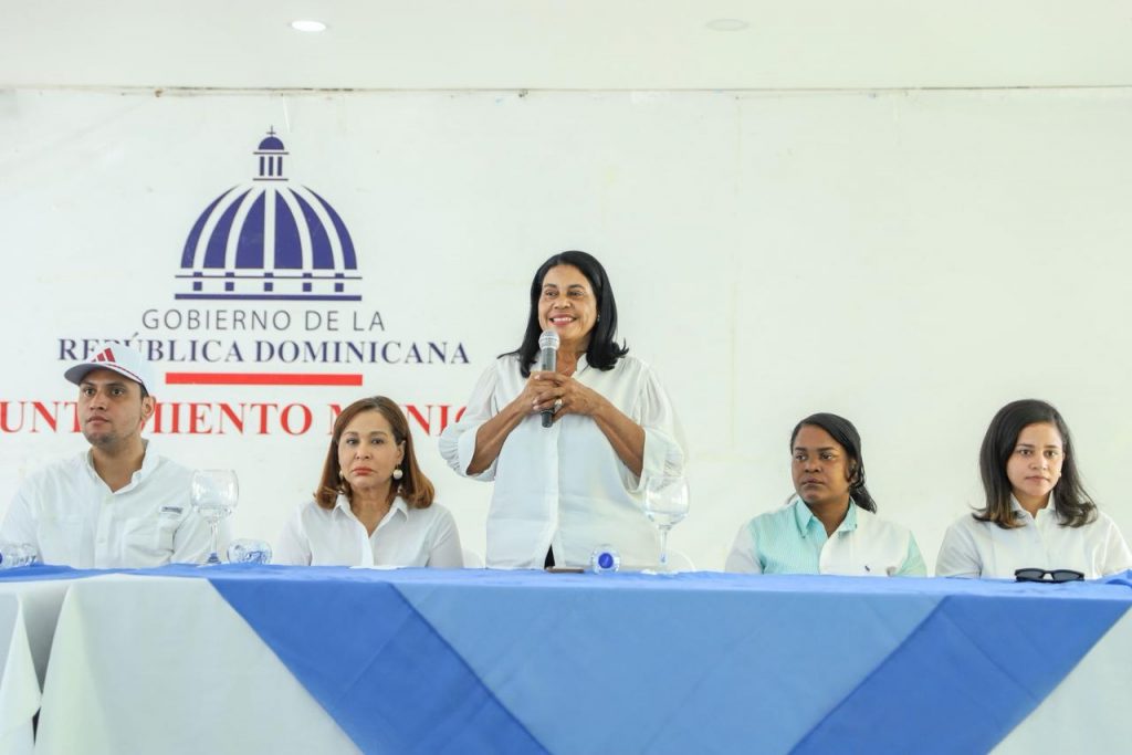 Gobernadora provincial María López