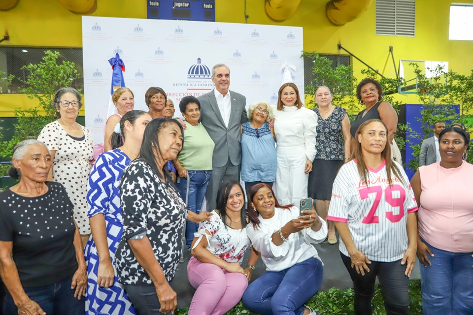 Gobierno inicia entrega de “El Cariñito” que beneficia a un millón de madres