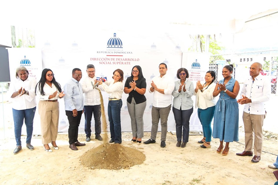 Supérate inicia construcción de Centro de Superación Comunitaria en Elías Piña