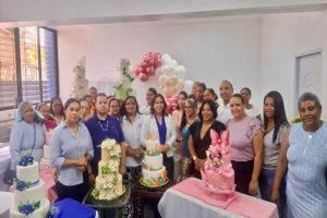 Supérate gradúa a 23 mujeres en curso de repostería impartido en la Escuela Yaque