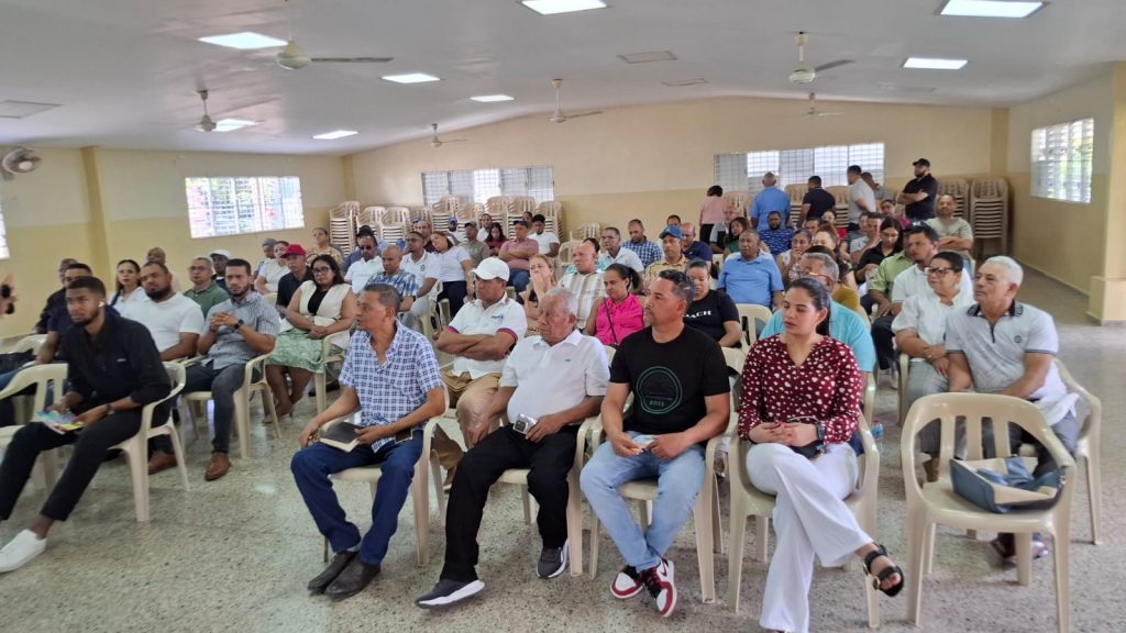 Supérate realiza taller de capacitación dirigido a comercios de la Red de Abastecimiento Social en Puerto Plata