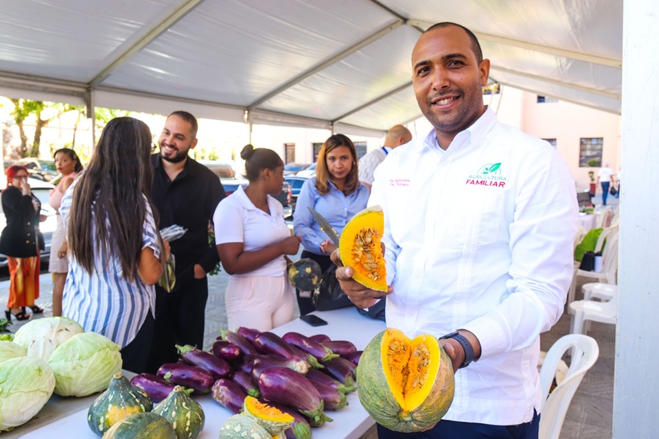 Supérate acerca la artesanía, productos del campo y emprendimientos durante Mercadito