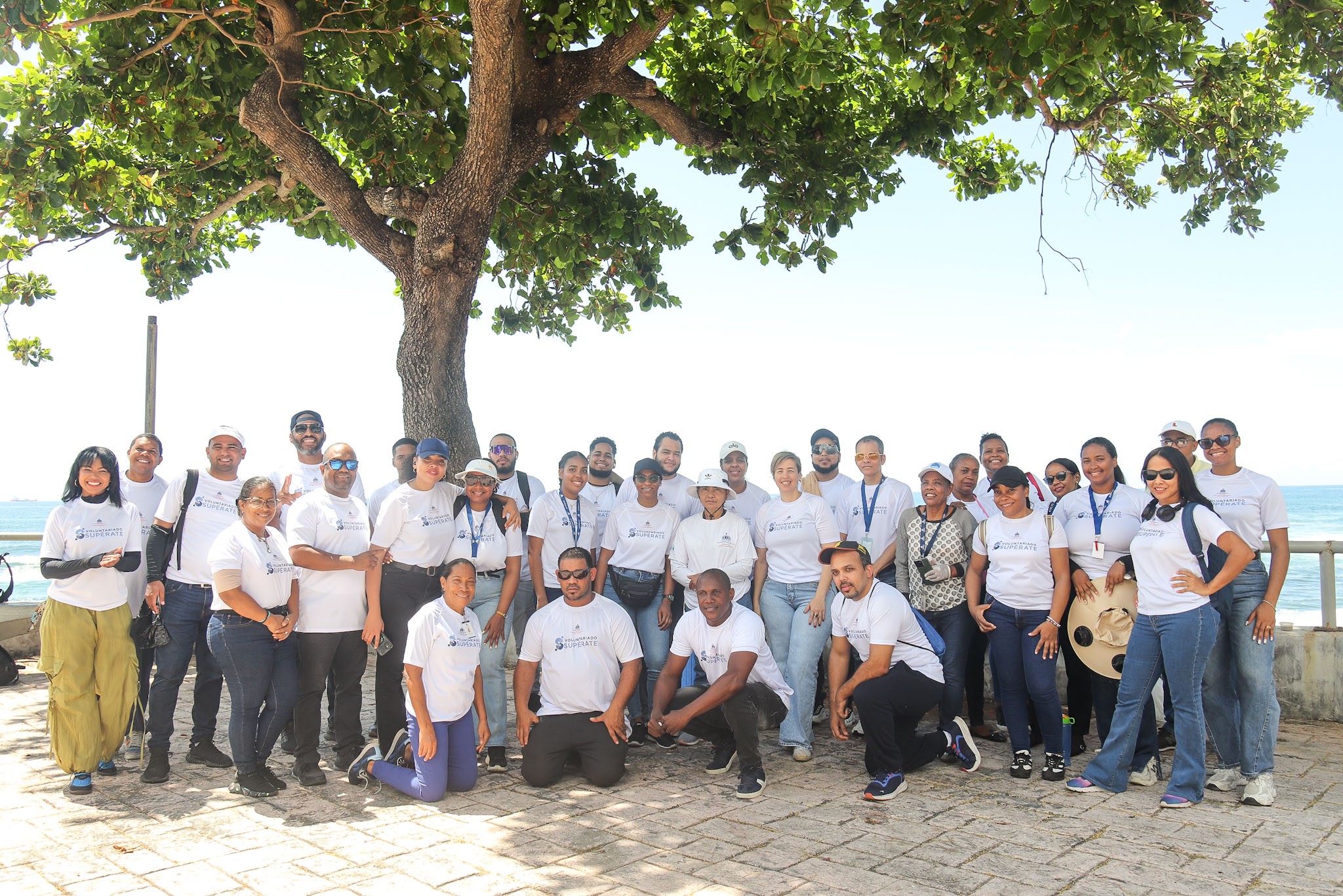 Voluntariado Supérate realiza jornada de limpieza en playa Güibia Tortugas